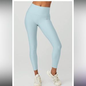 Alo yoga 7/8 High-Waist Airlift Legging chalk blue color like new
